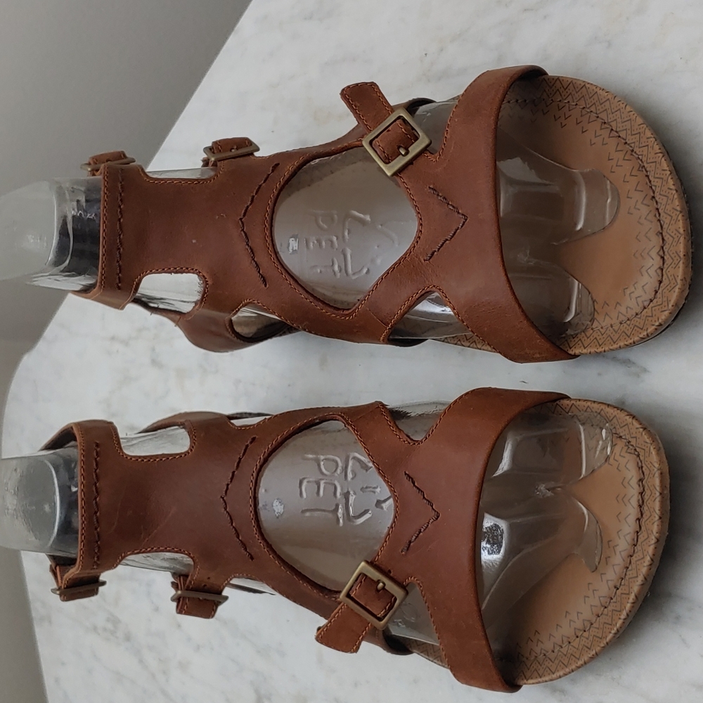 Merrell brown leather casual sandal size 10